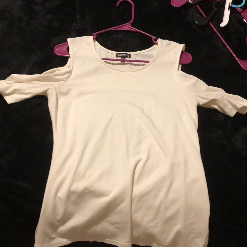 Tee shirt